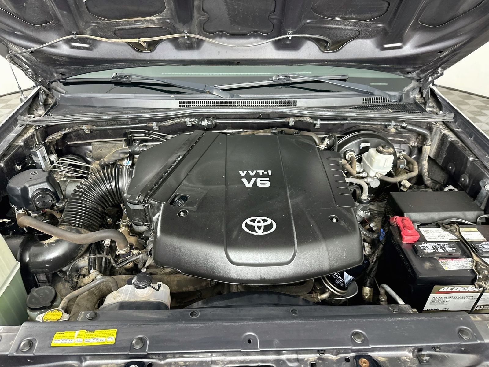 Used 2013 Magnetic Gray Metallic Toyota Base image 27