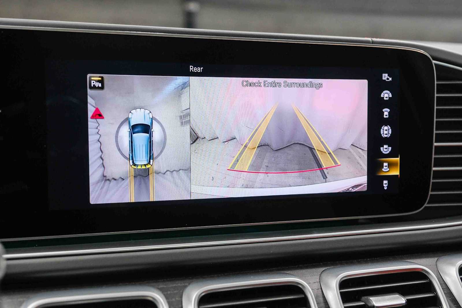 Certified Used 2022 MANUFAKTUR Diamond White Bright Mercedes-Benz AMG® GLE 63 S image 30