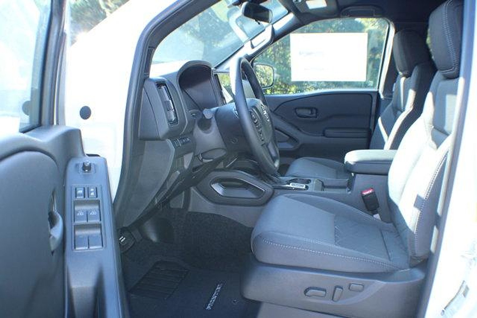 2026 Nissan Frontier SV - Photo 12