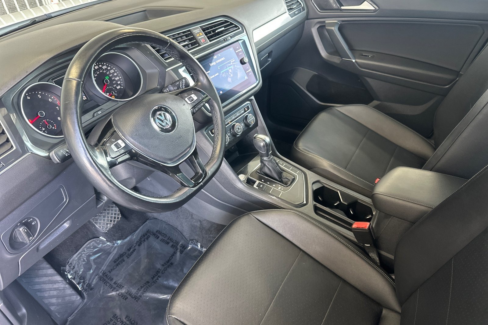 Used 2018 WHITE Volkswagen SEL image 9
