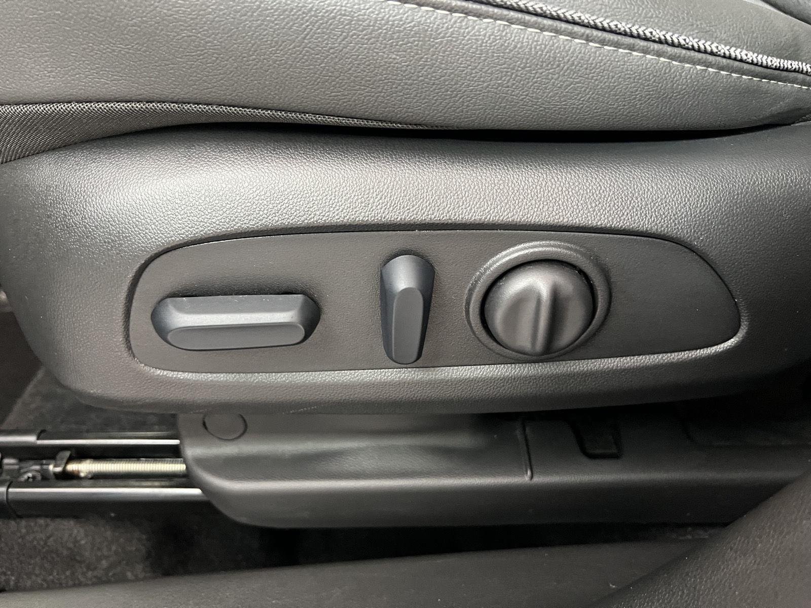 Used 2024 Ocean Blue Metallic Buick Preferred image 5
