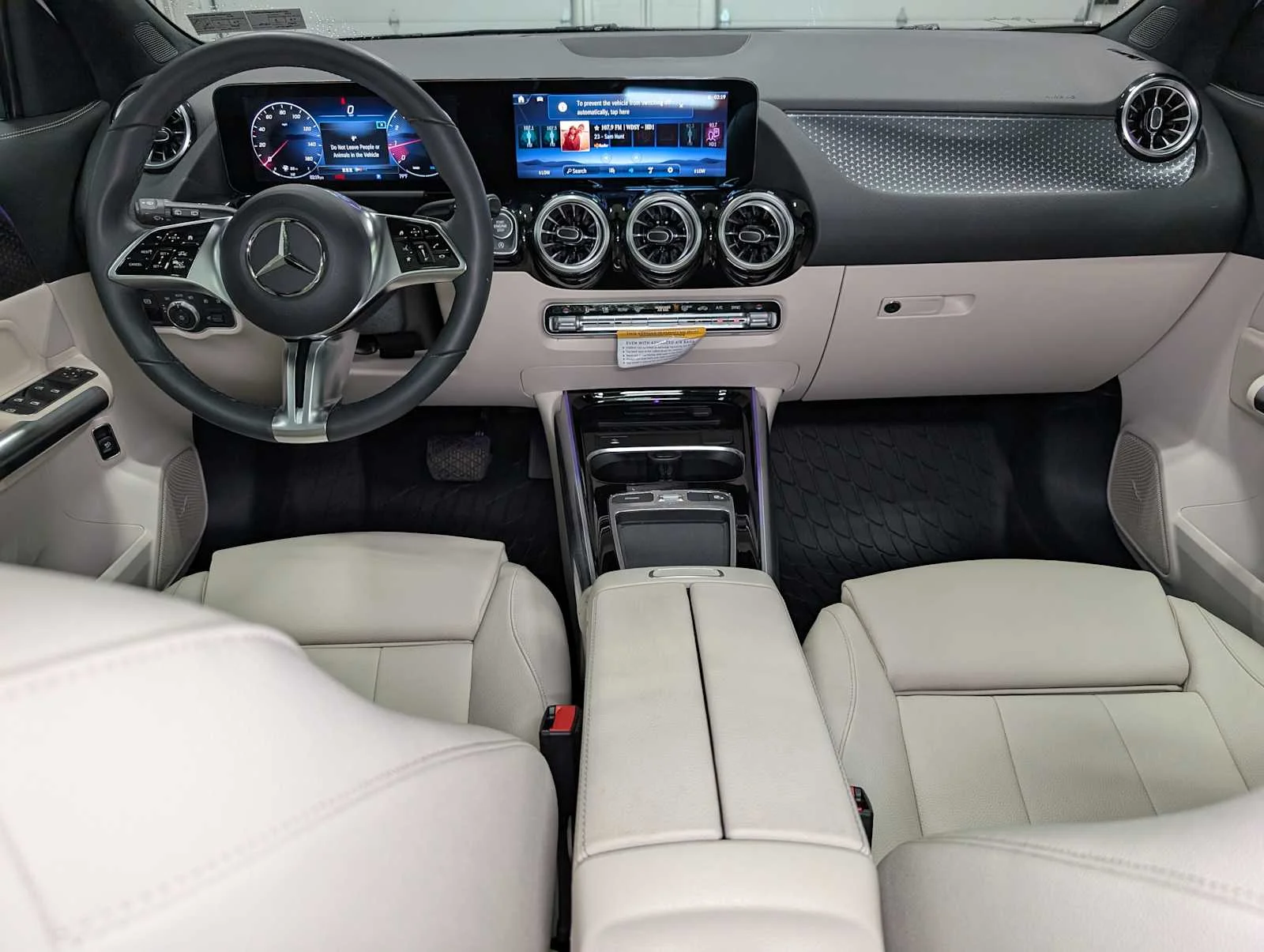 Used 2026 Polar White Mercedes-Benz GLA 250 image 12
