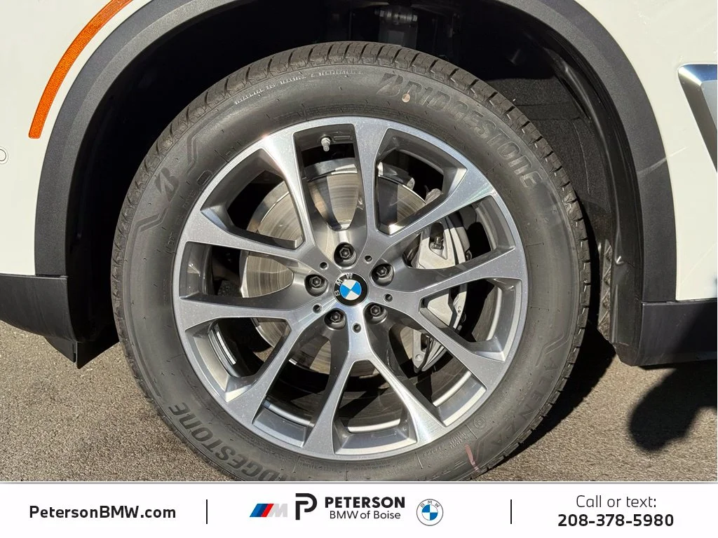 New 2026 White BMW xDrive40i image 39