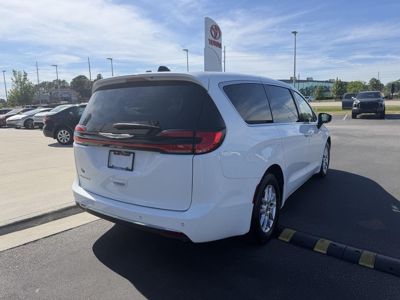 Used 2023 Bright White Clearcoat Chrysler Touring L image 7
