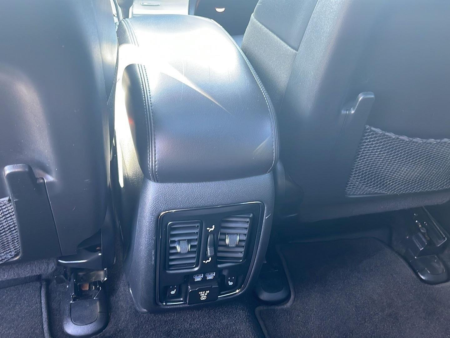 Used 2018 Diamond Black Crystal Pearlcoat Jeep Sterling Edition image 14