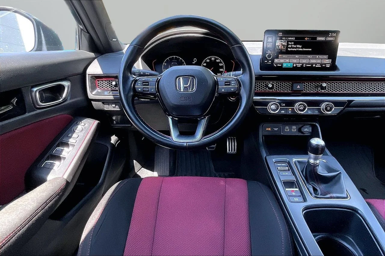 Used 2022  Honda Si image 11