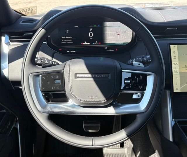 New 2026 Eiger Grey Land Rover SE image 15