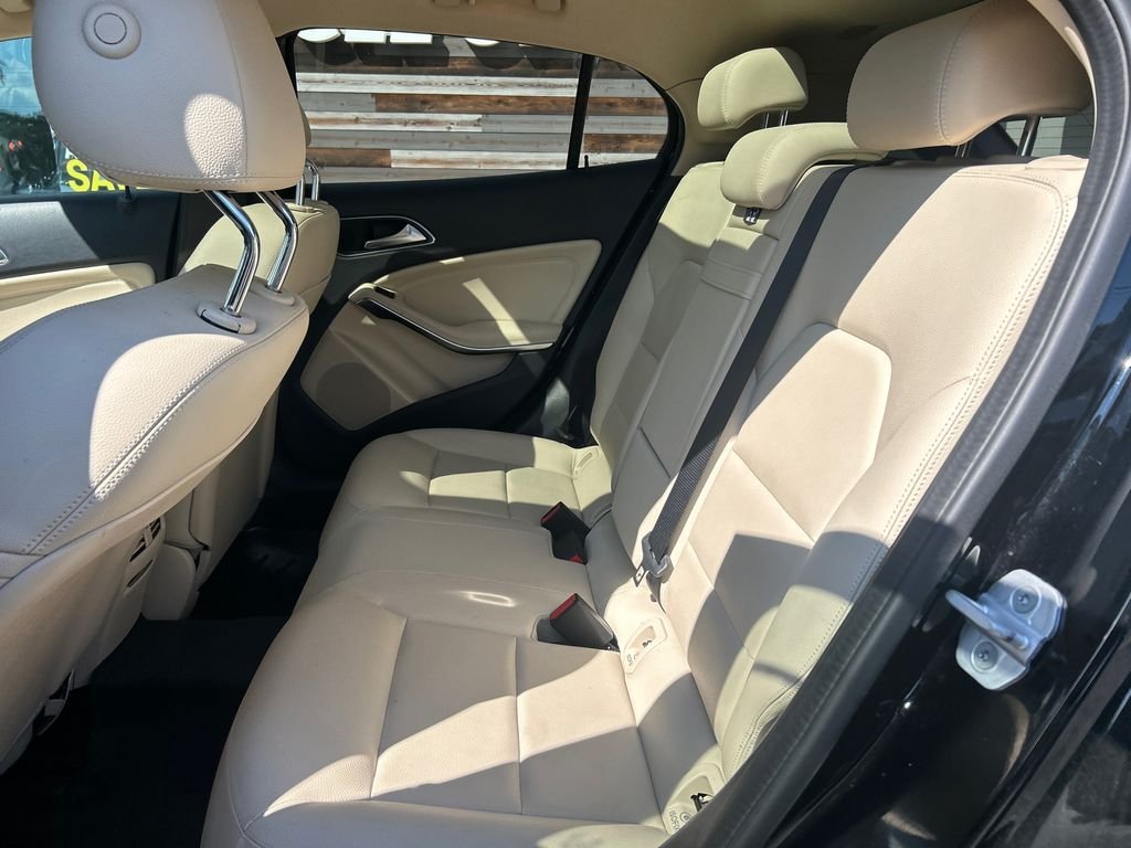 Used 2018 Black Mercedes-Benz GLA 250 image 23