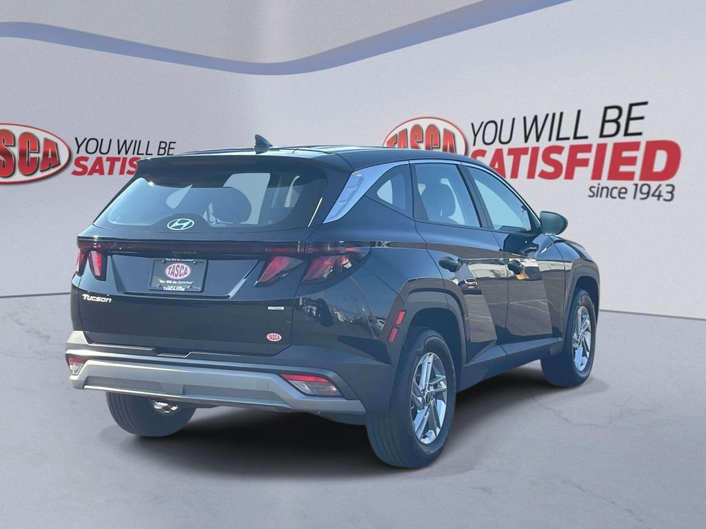 Used 2025 Black Hyundai SE image 6