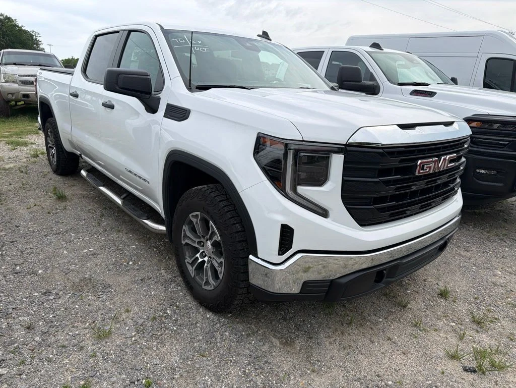 2024 GMC Sierra 4WD Crew Cab Short Box Pro's photo