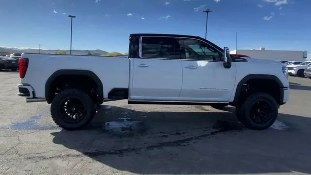 New 2026 Glacier White Tricoat GMC Denali Ultimate image 9