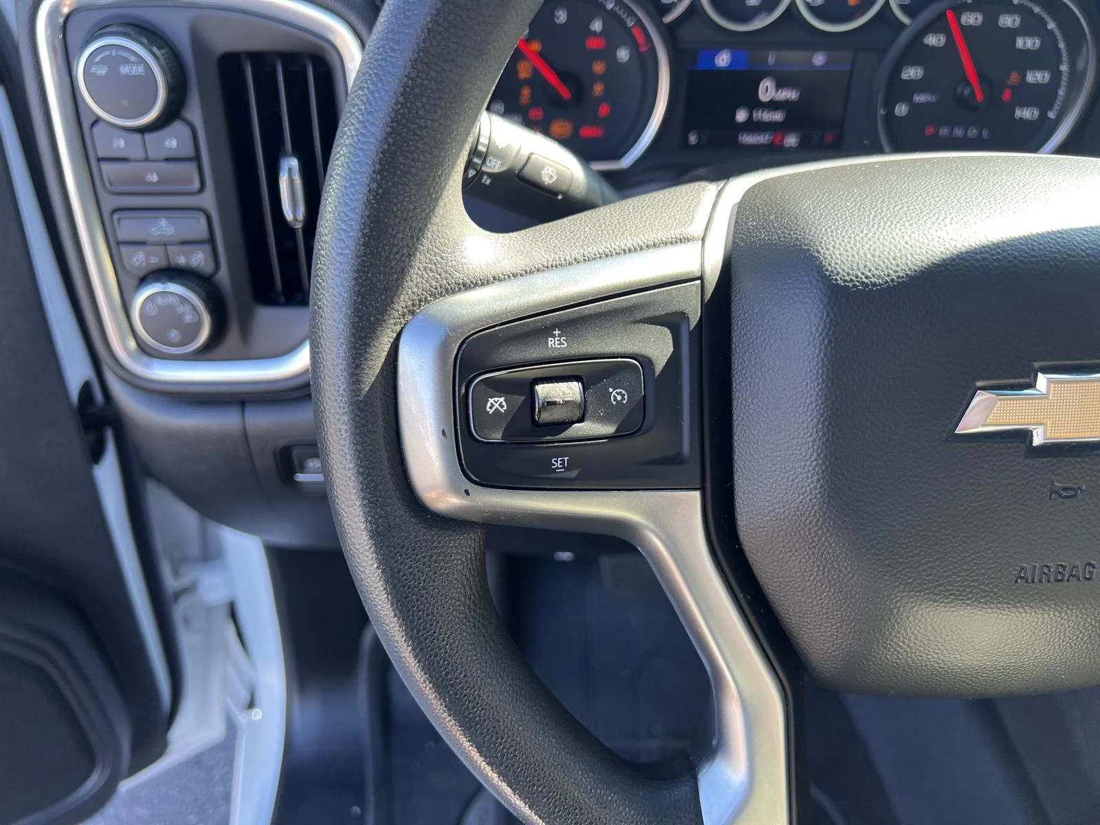 2022 Chevrolet Silverado 3500HD LT - Photo 19