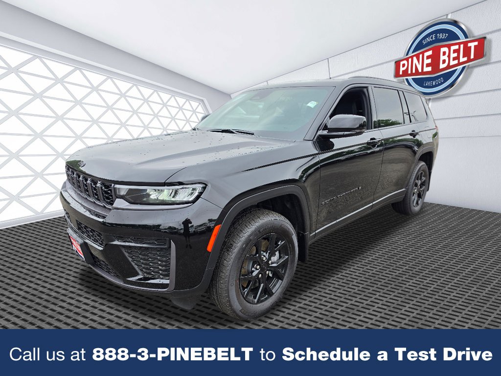 New 2026 Diamond Black Crystal Pearl-Coat Exterior Paint Jeep Altitude image 1