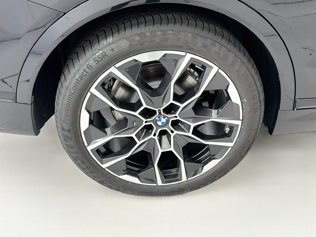 New 2027 Black Sapphire Metallic BMW xDrive40i image 32