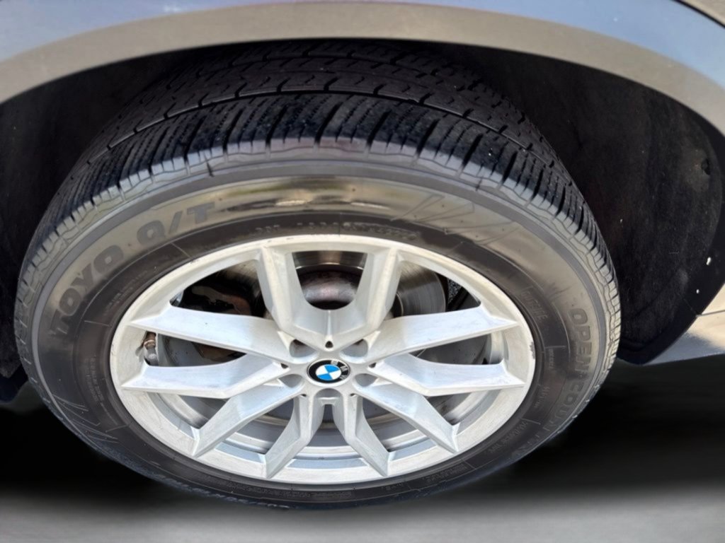 Used 2023 Dark Graphite BMW xDrive40i image 37