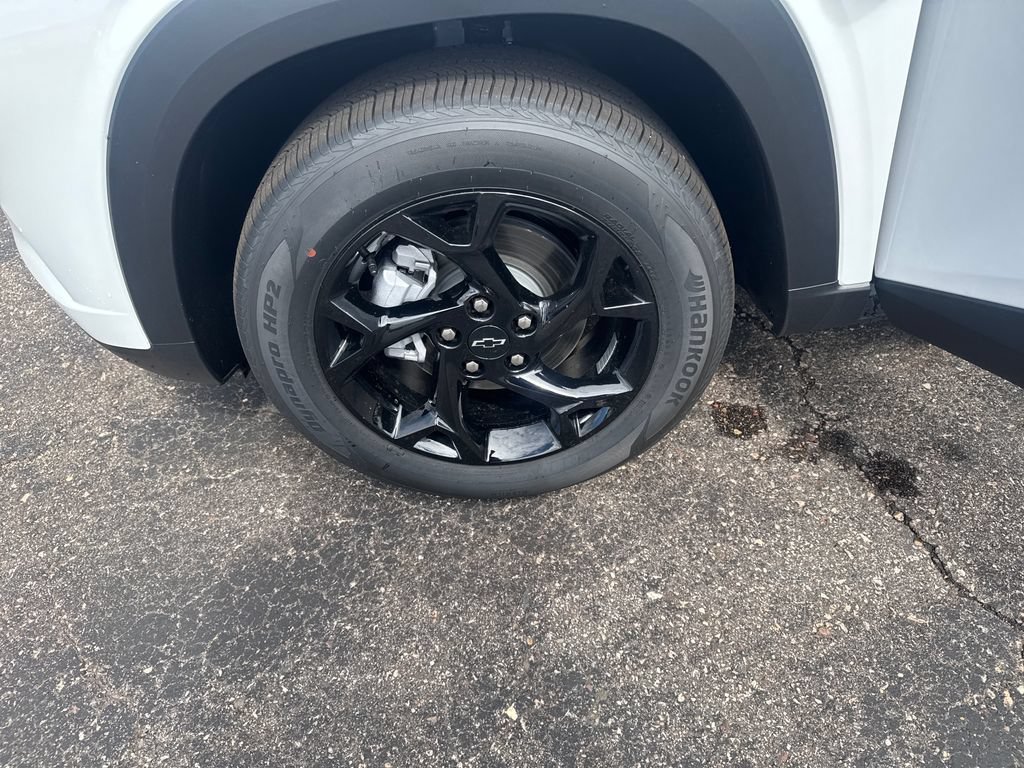 New 2026 Summit White Chevrolet LT image 25