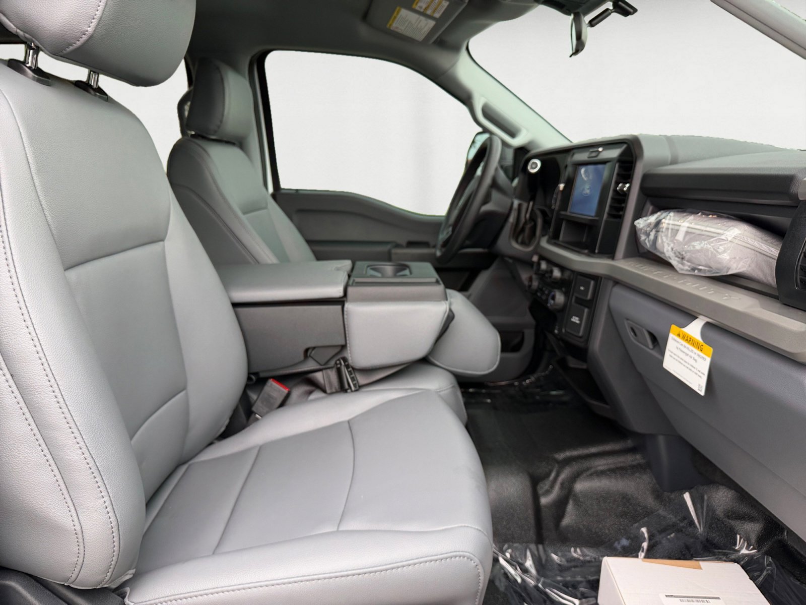 New 2026 Oxford White Ford XL image 15