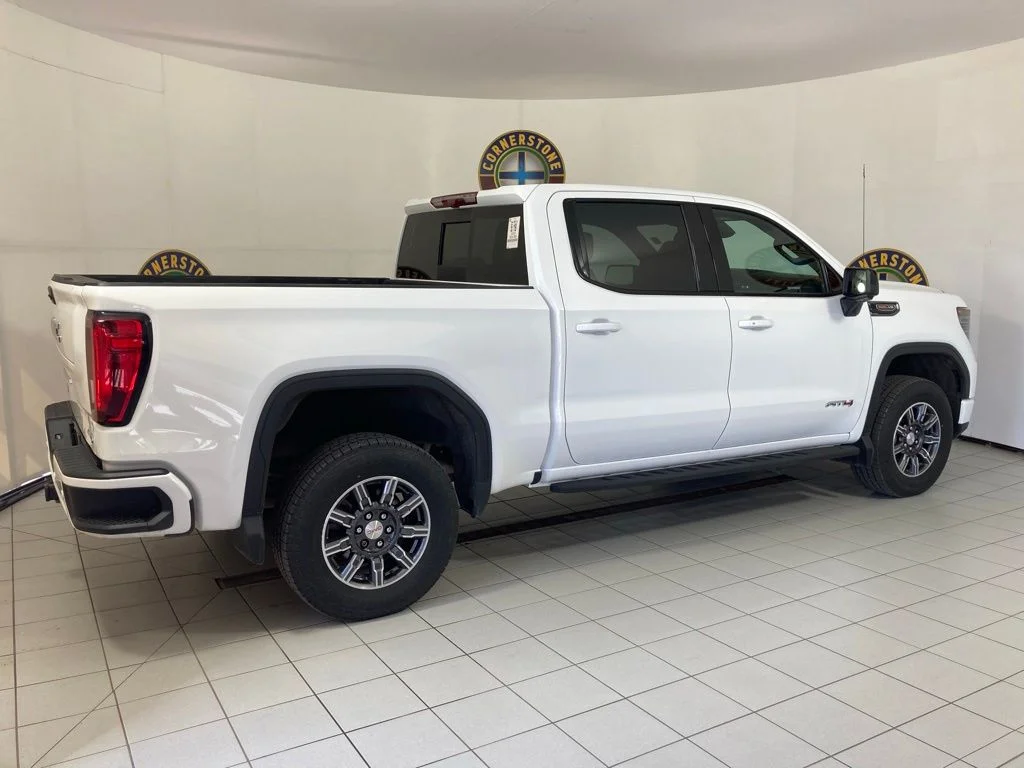 Used 2024 White GMC AT4 image 24