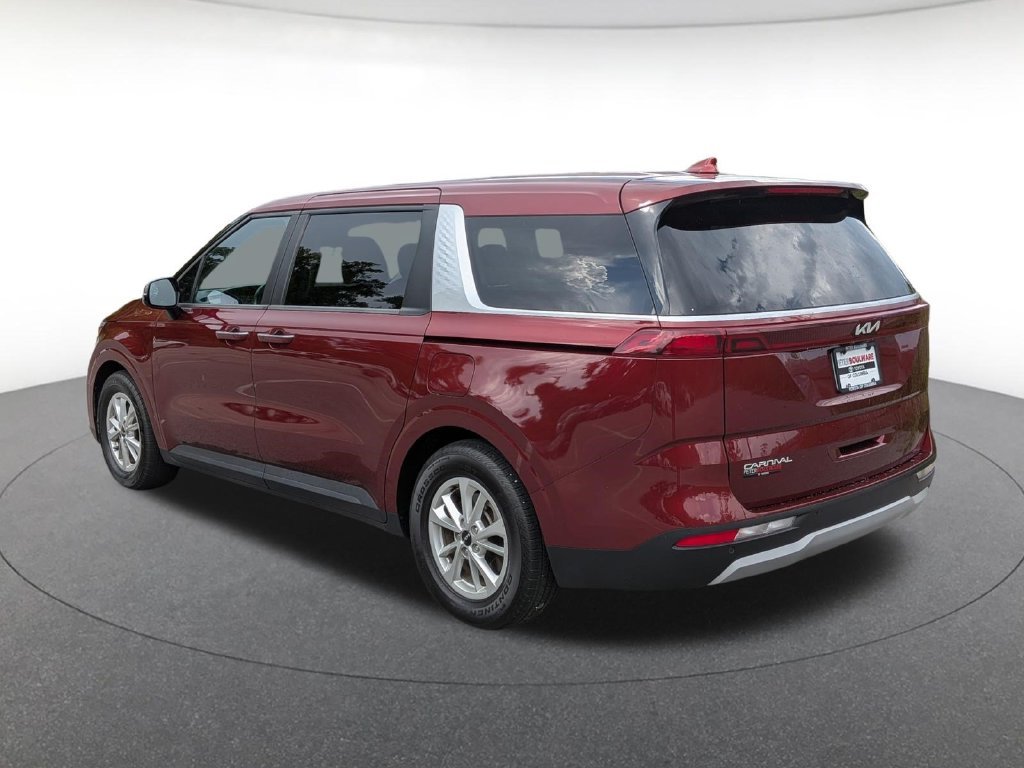 Used 2024 Red Kia LX image 3