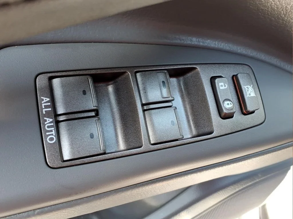 Used 2008  Lexus 570 image 22