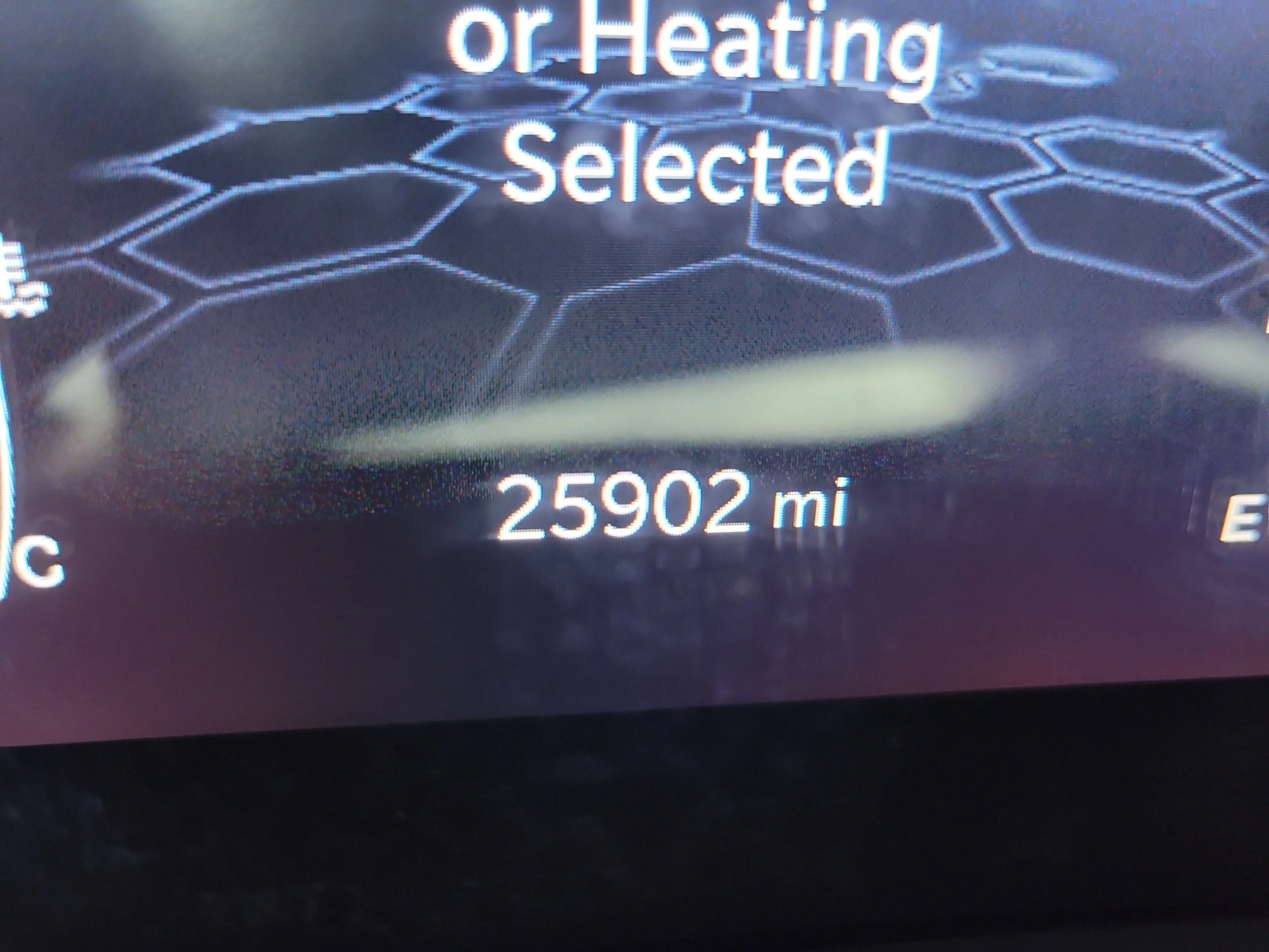 Used 2022 Diamond Black Crystal Pearlcoat Jeep Latitude image 30