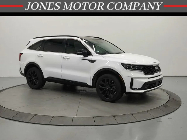 Used 2021 White Kia SX image 1