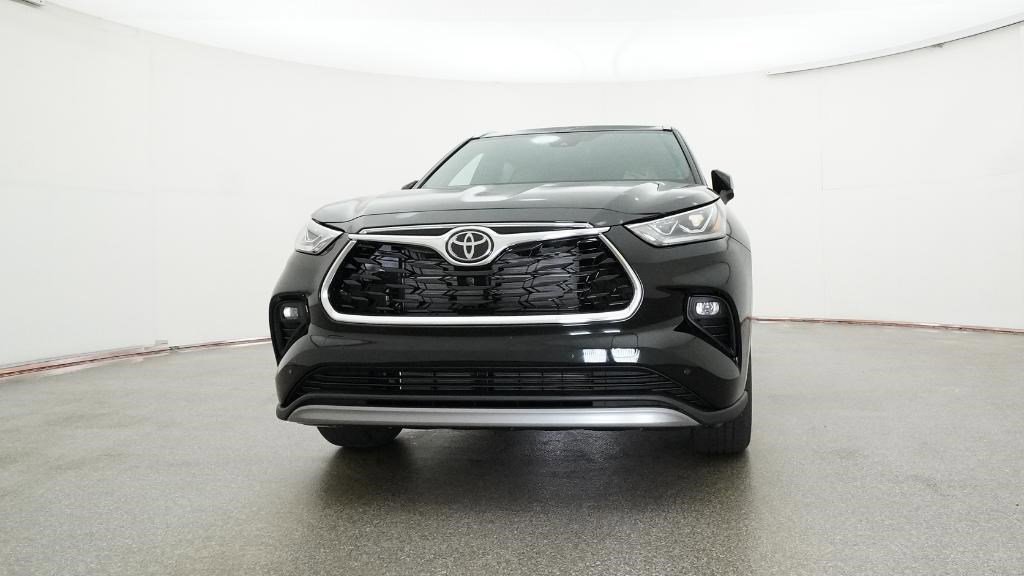 New 2026 Midnight Black Metallic Toyota  Platinum image 20