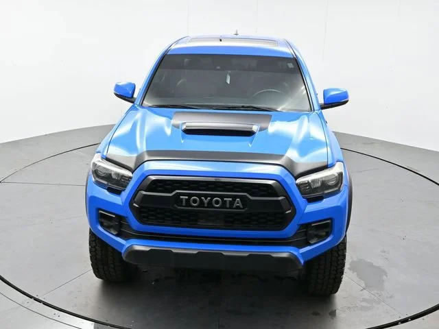 Used 2019 Voodoo Blue Toyota SR image 31