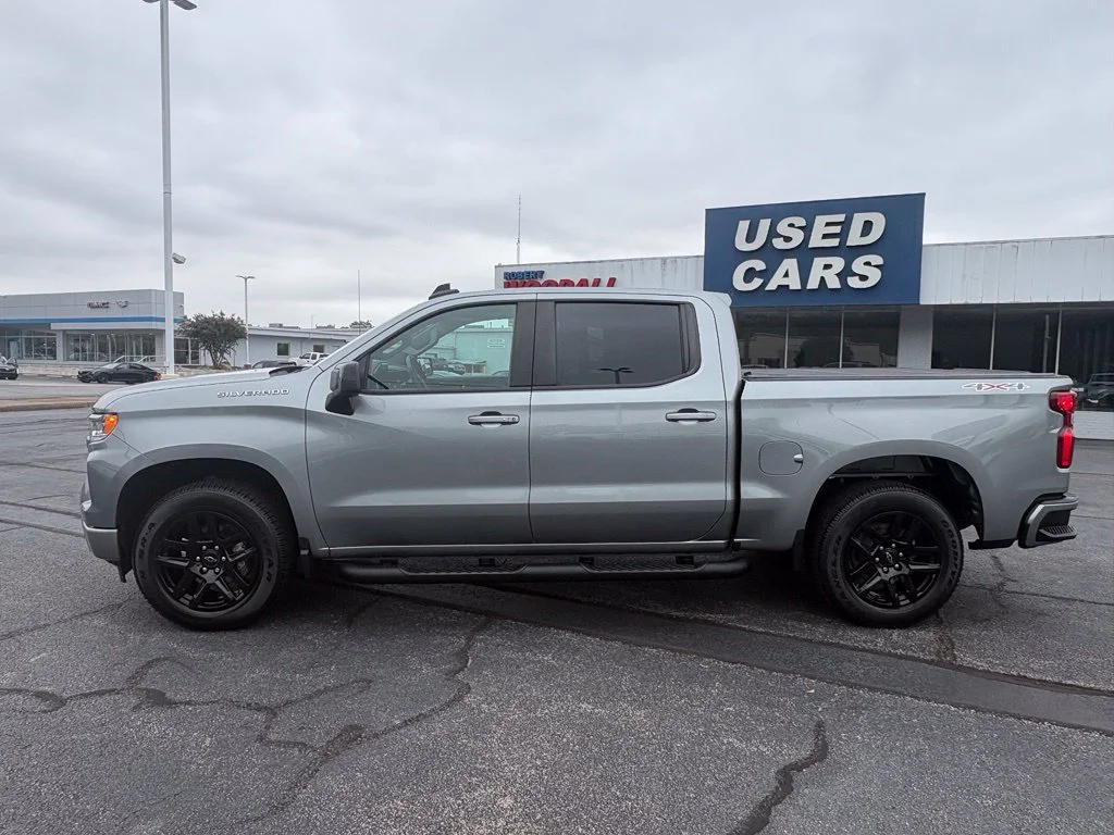 Used 2023 STERLING GRAY METALLIC Chevrolet RST image 3
