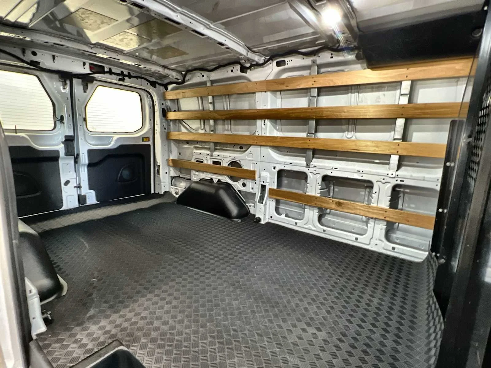 Used 2022 Oxford White Ford  image 21