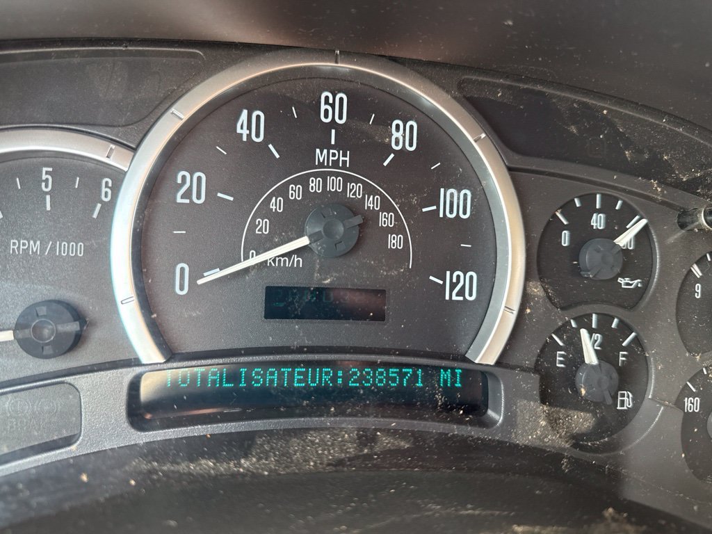 Used 2004  Cadillac Base image 17