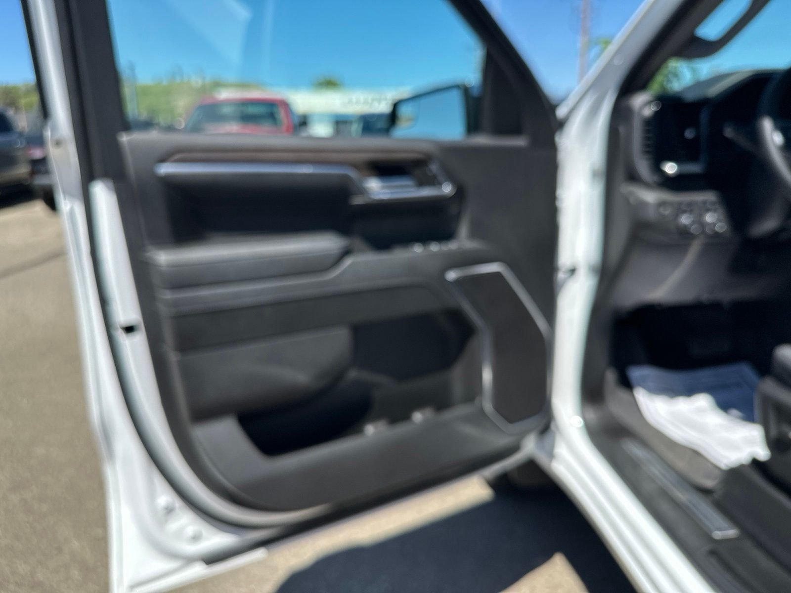Used 2024 White Chevrolet LT image 17