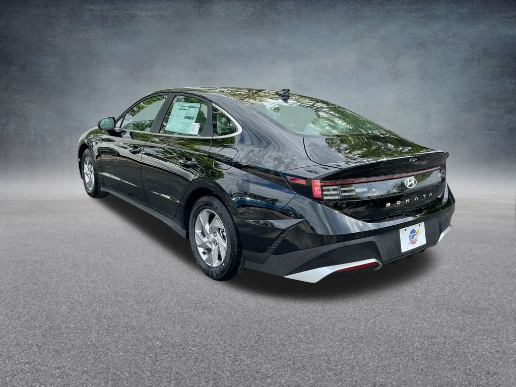 Certified Used 2026 Abyss Black Hyundai SE image 31