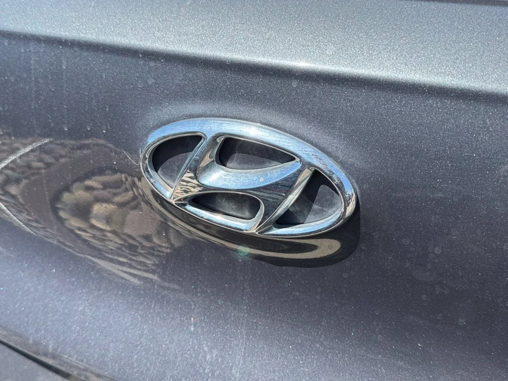 Used 2019 Gray Hyundai SE image 18