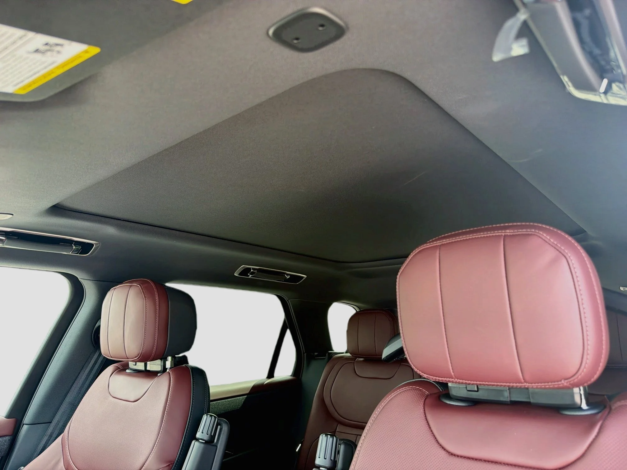New 2026 Fuji White Land Rover Dynamic SE image 28