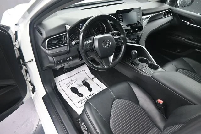 Used 2024 White Toyota SE image 21
