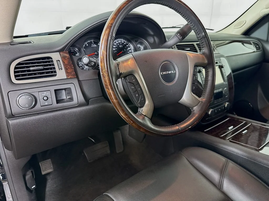 Used 2013 Black GMC Denali image 9