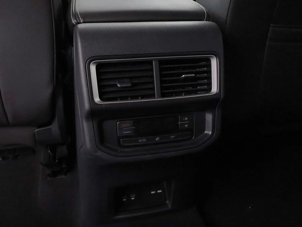 Used 2025 White Volkswagen 2.0T SE w/Technology image 46