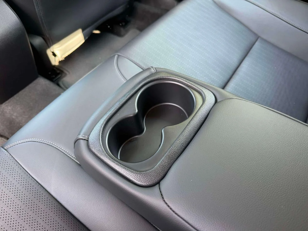 Used 2023 Meteorite Gray Metallic Honda EX-L image 17