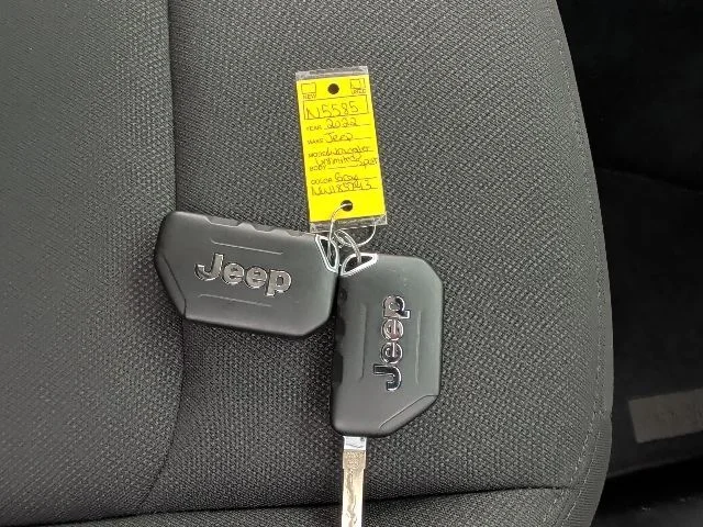 Used 2022 Gray Jeep Unlimited Sport image 41