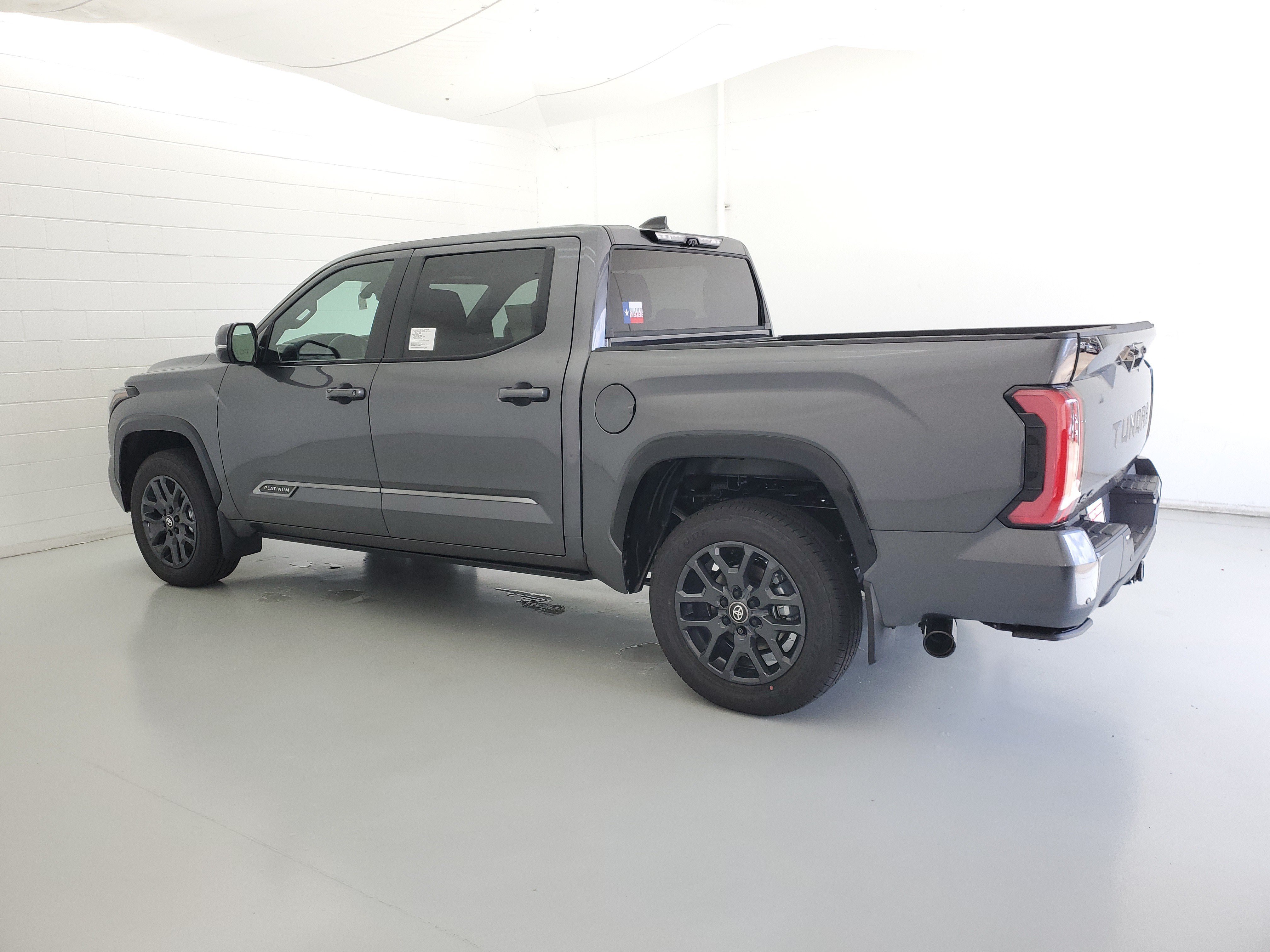 New 2026 Magnetic Gray Metallic Toyota  Platinum image 7
