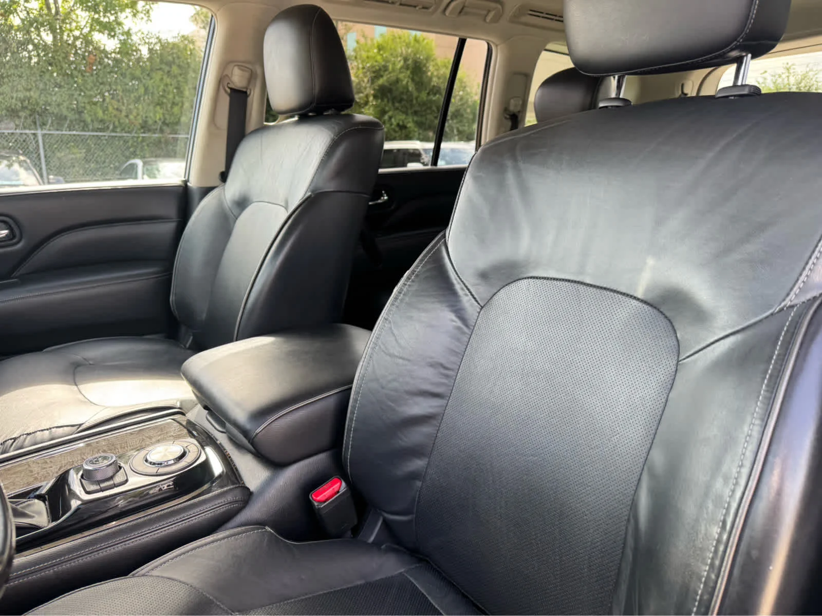 Used 2020 Black Obsidian INFINITI LUXE image 12