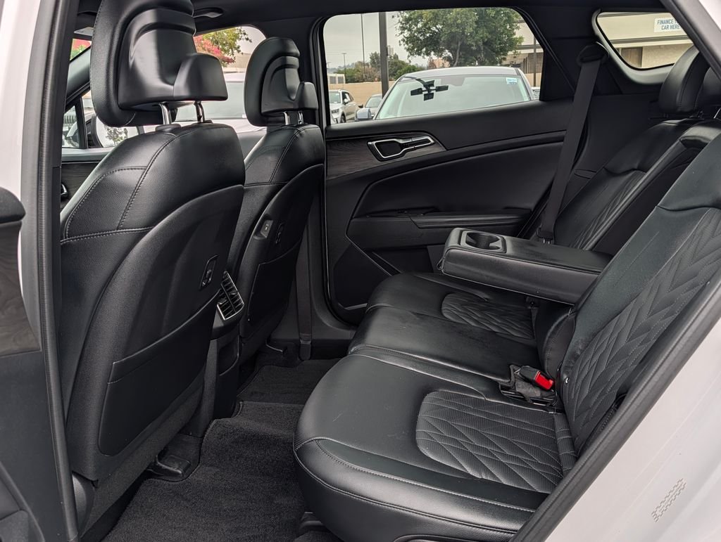 Used 2023 White Kia X-Pro Prestige image 13