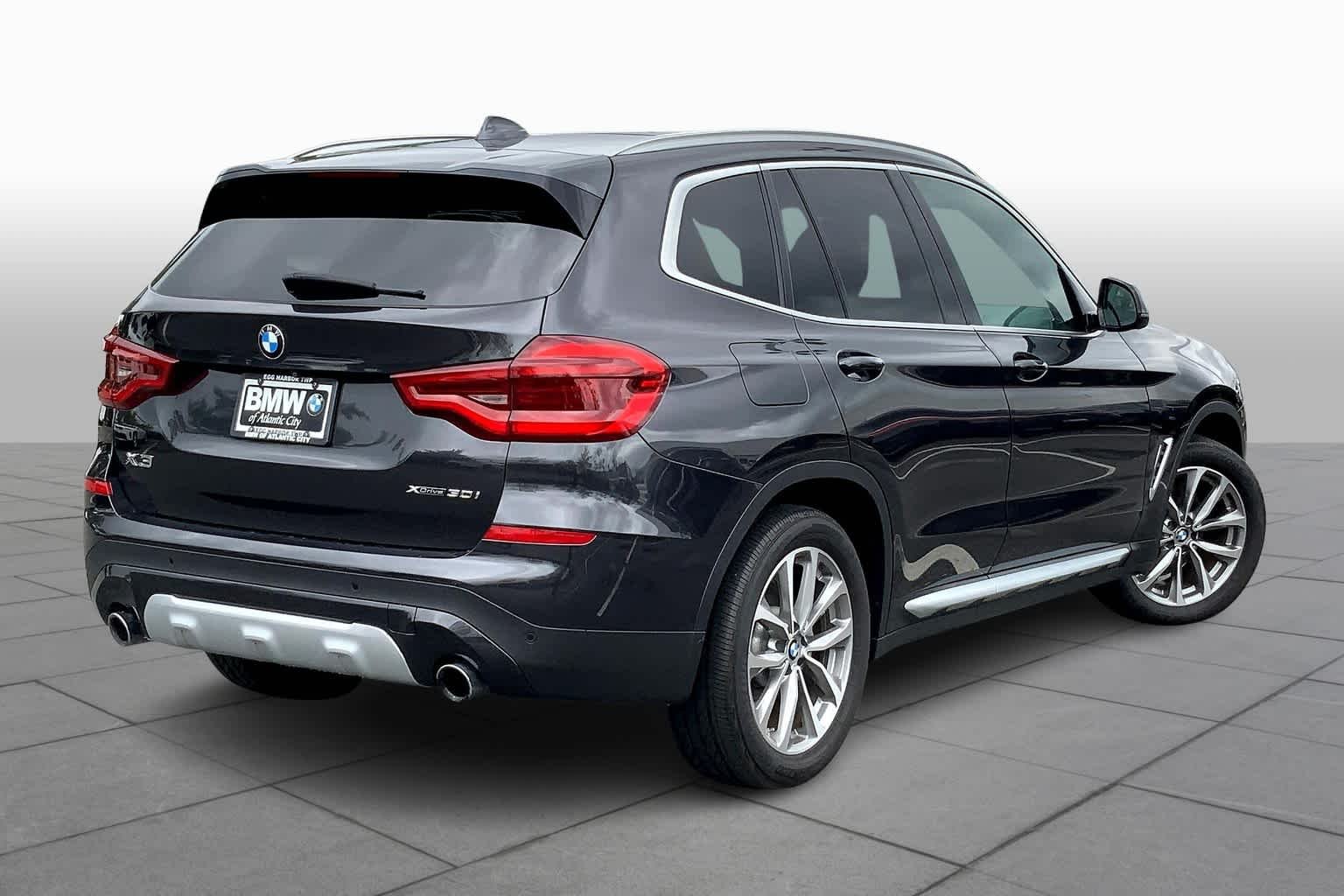 Used 2019 Dark Graphite Metallic BMW xDrive30i image 12