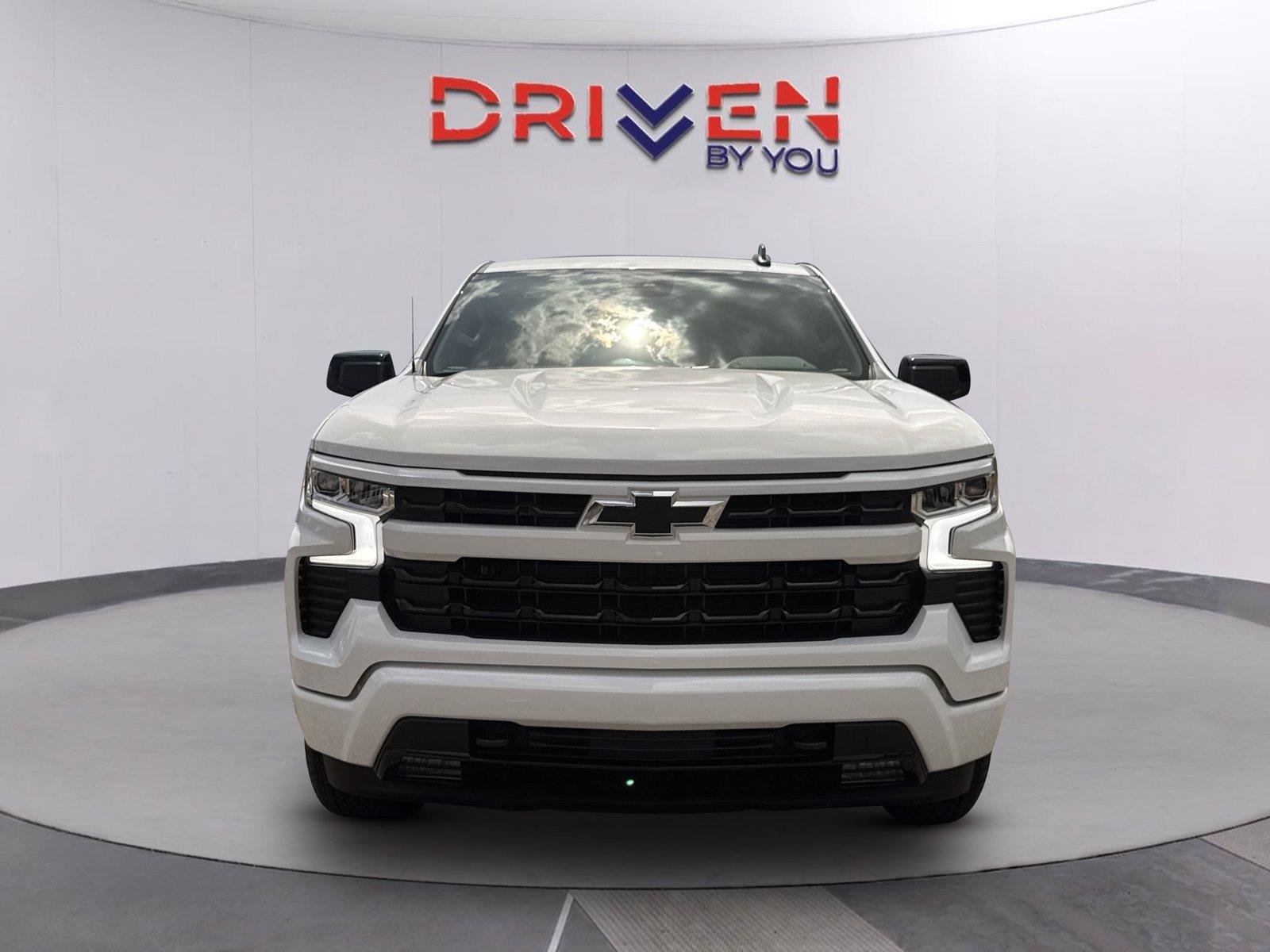 New 2026 Summit White Chevrolet RST image 9