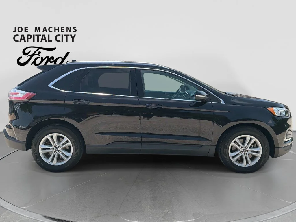 Used 2020 Black Ford SEL image 3