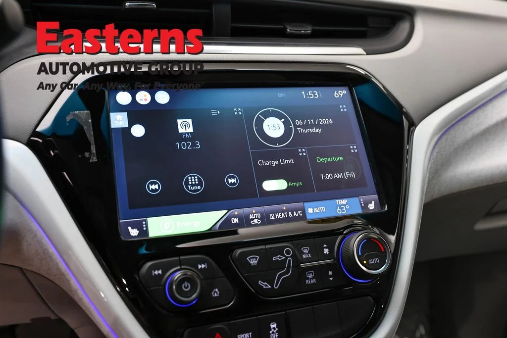 Used 2018 Red Chevrolet Premier image 19