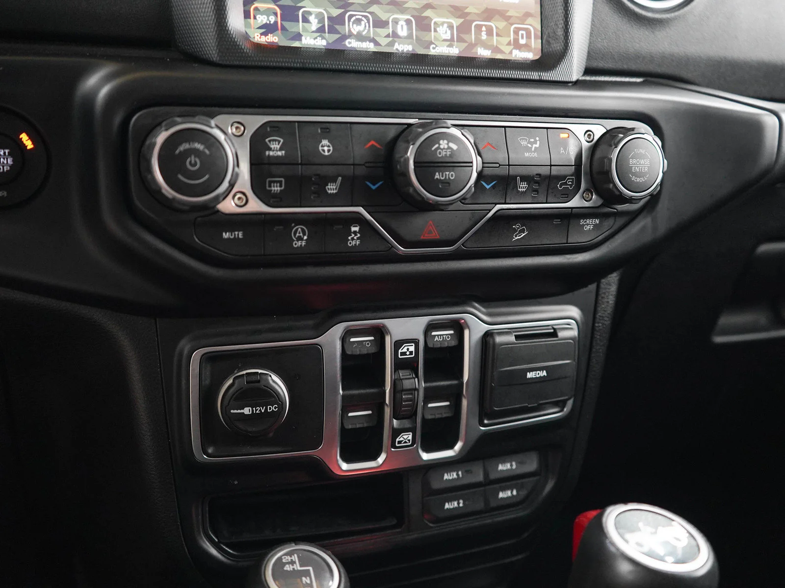 Used 2019 Sting-Gray Clearcoat Jeep Unlimited Sahara image 21