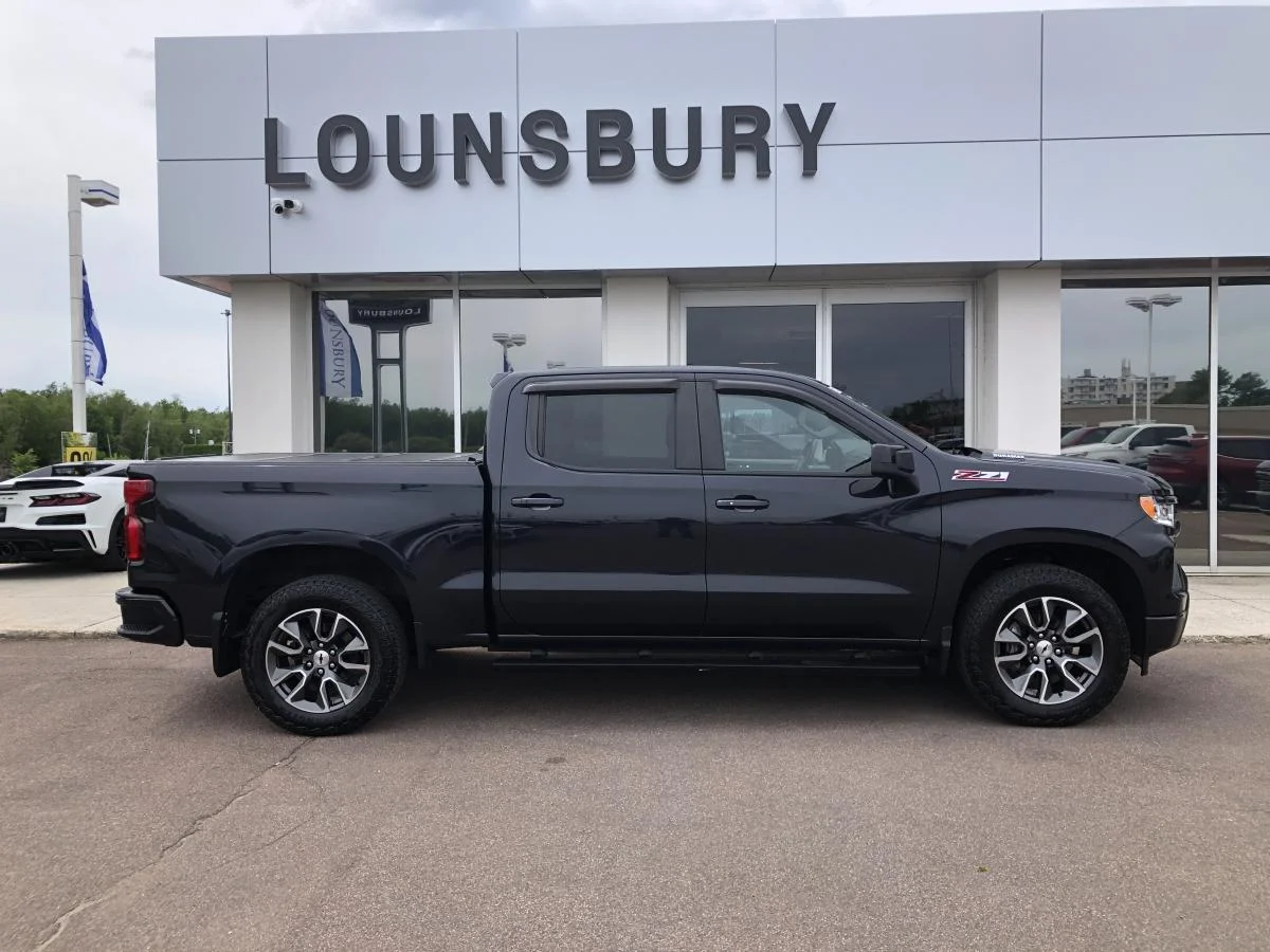 Used 2022 Grey Chevrolet 4WD Crew Cab 147" RST w/ Z71 image 2