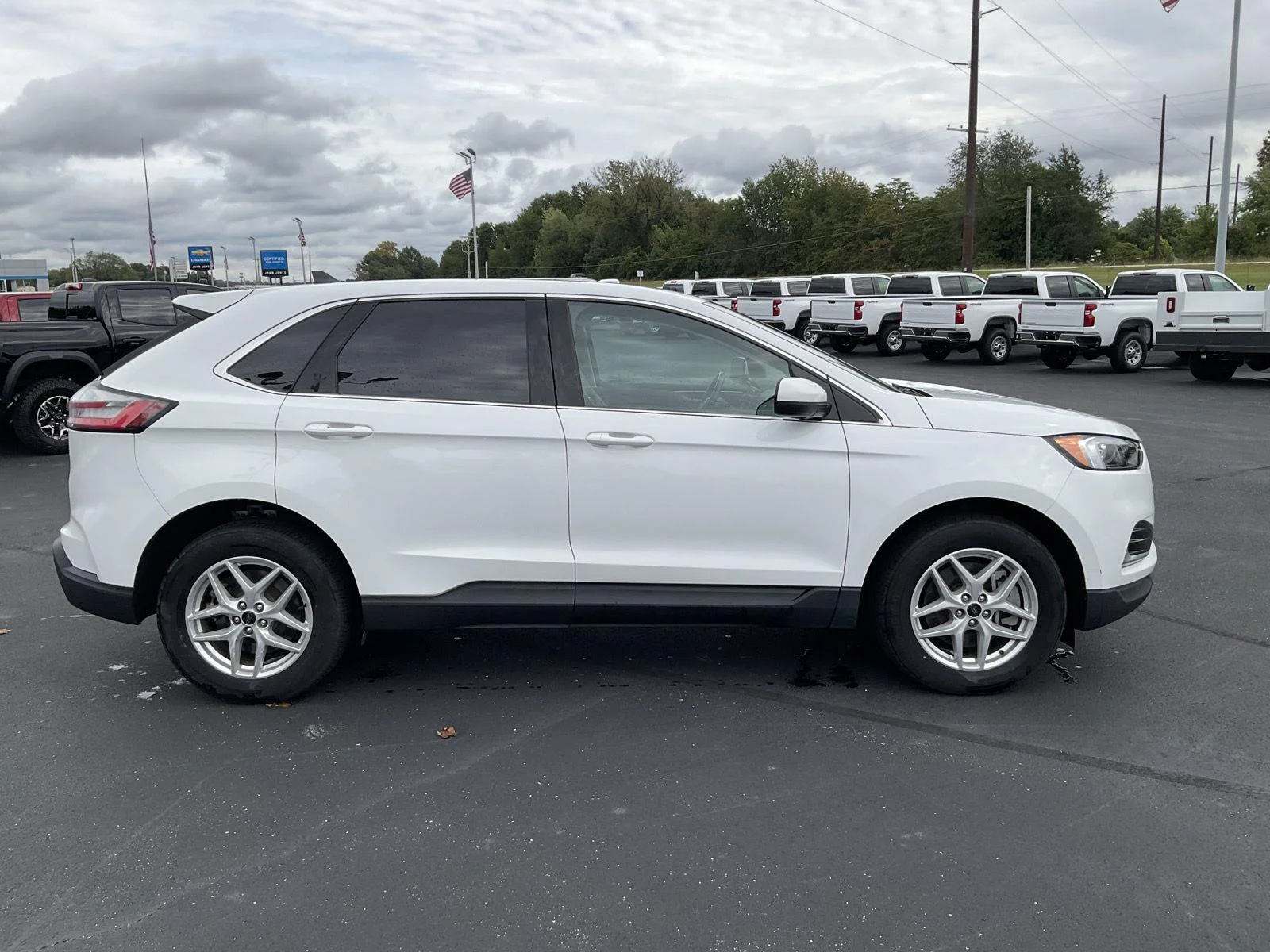 Used 2024 WHITE Ford SEL image 5